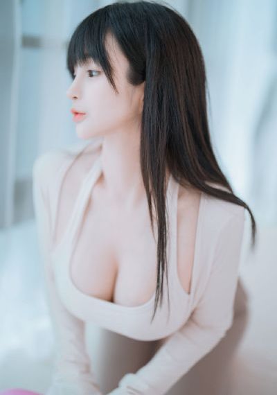 车臣领导人儿子双持机枪激情射击